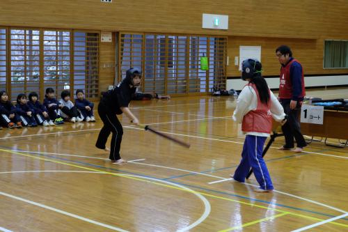 みんな真剣な表情で試合に臨む
